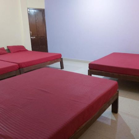 Calangute Pristine Hotel Buitenkant foto